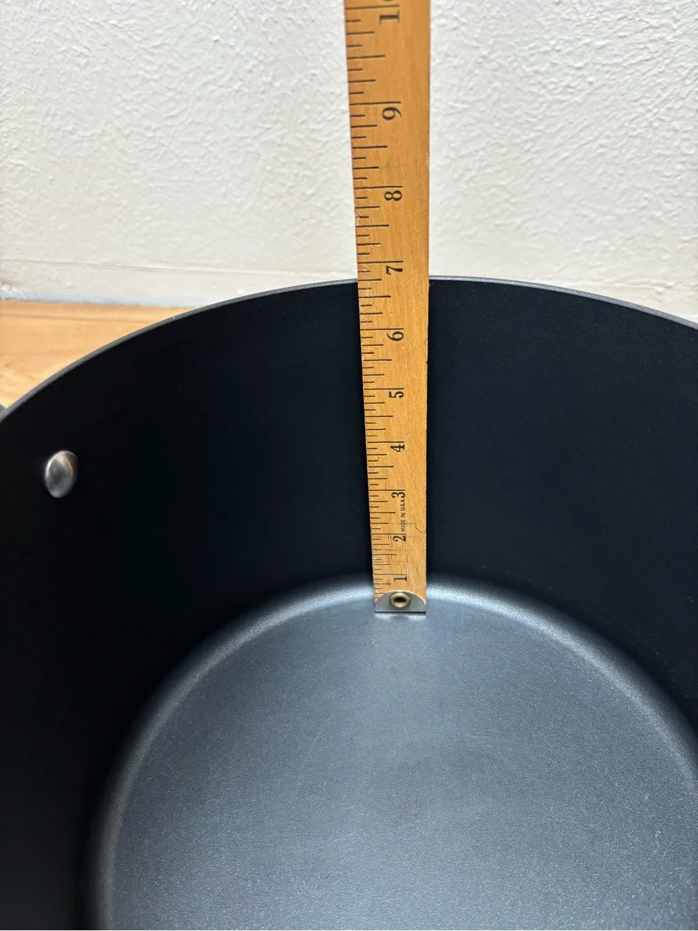 The Pampered Chef Nonstick Stockpot with Glass Lid - Black